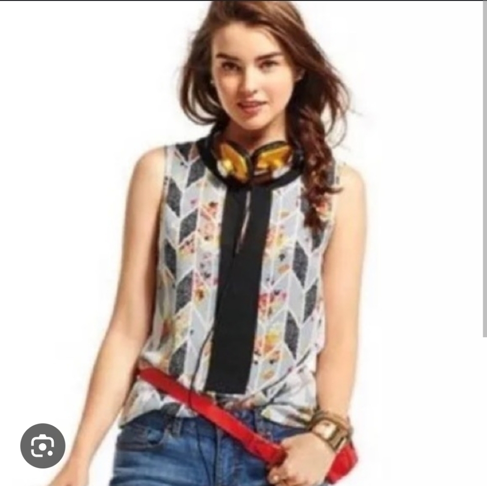 Cabi blouse grosgrain style 249 medium floral sleeveless top cabi gray black - Picture 2 of 8